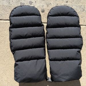 Canada Goose Puffer Quilted Shell Mittens Black Size M/M